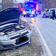 Jedna osoba ranna. Poranne zderzenie na skrzyżowaniu