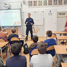 Pogadanka z uczniami. Policjanci rozmawiali o bezpieczeństwie