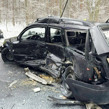 Droga zablokowana w dwóch kierunkach. Zderzenie czterech aut