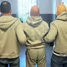 Kilkaset podróbek markowej odzieży. Trwa postępowanie