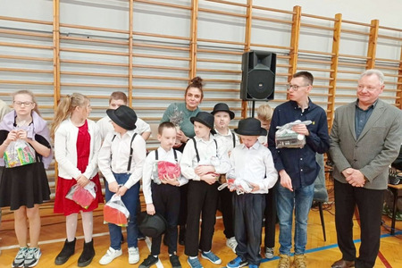 fot. Szkoła Podstawowa im. Jana Pawła II w Kowalewie